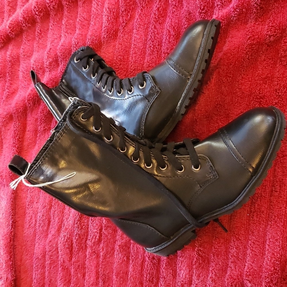 Universal Thread Army Boots 👢 - Picture 2 of 5